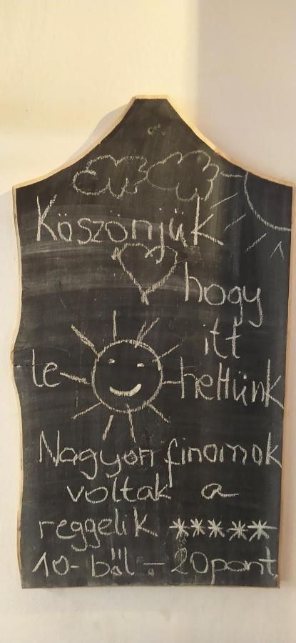 ホテル Egkoris Vendeghaz Bakonyszucs エクステリア 写真