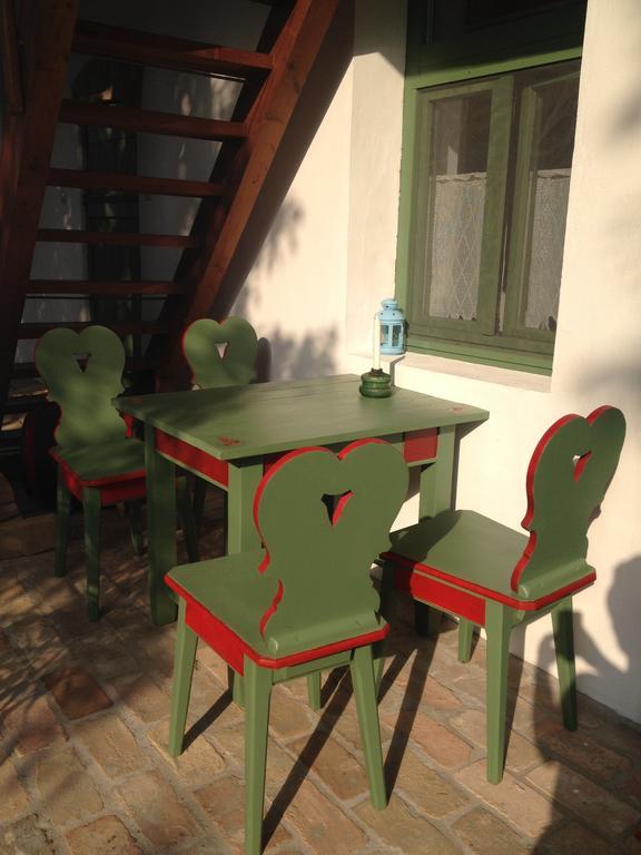 ホテル Egkoris Vendeghaz Bakonyszucs エクステリア 写真